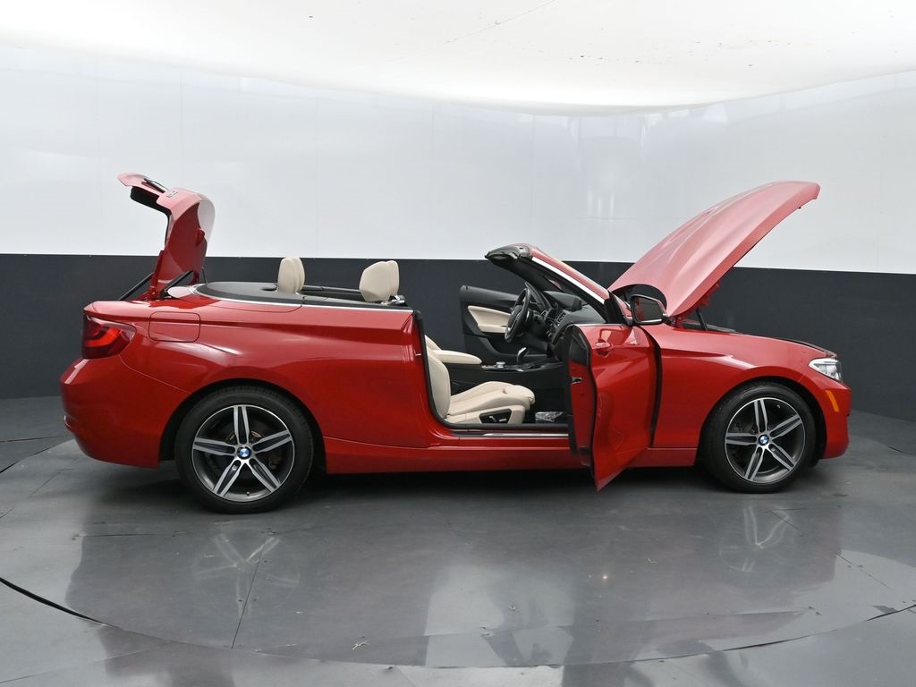 Vehicle image 11 of 50