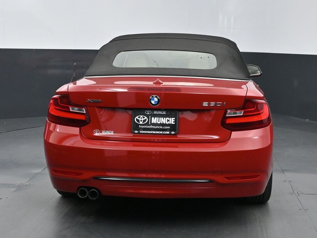 Vehicle image 21 of 50