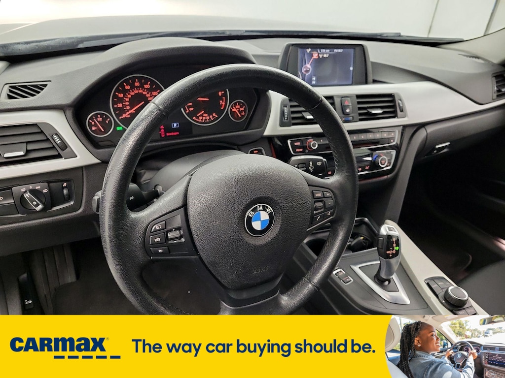 Vehicle image 11 of 25