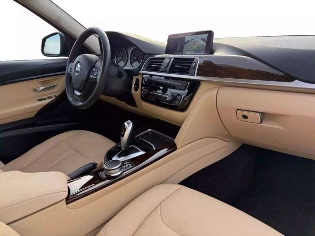 Vehicle image 13 of 27