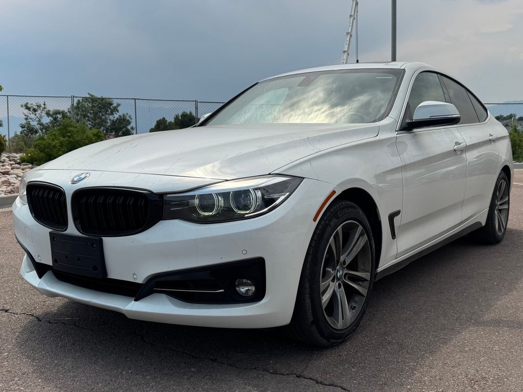 2017 BMW 3 Series 330i xDrive Image 1 of 13