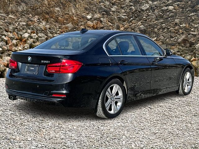 2017 BMW 3 Series 330i Image 4 of 27