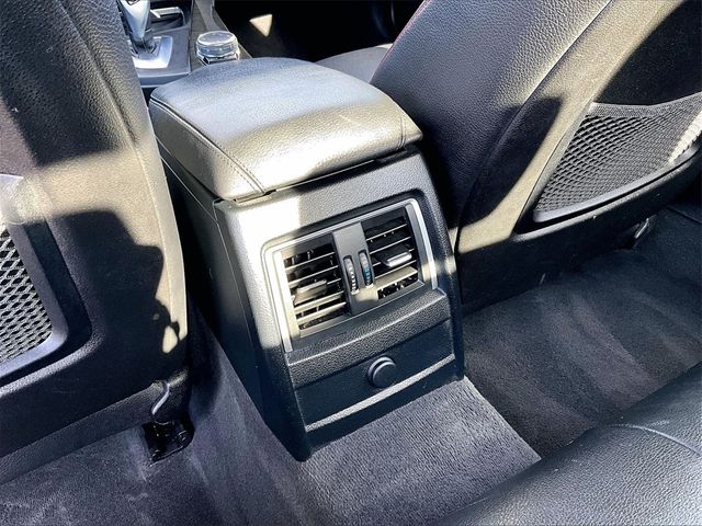 2017 BMW 3 Series 330i Image 22 of 27