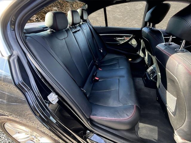2017 BMW 3 Series 330i Image 8 of 27
