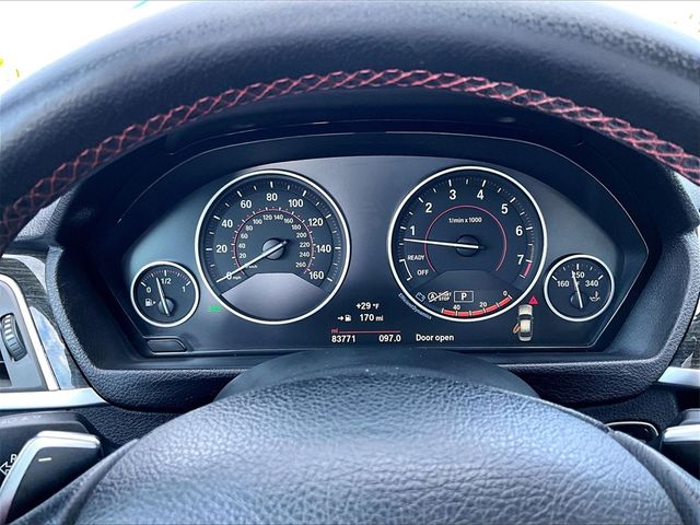 2017 BMW 3 Series 330i Image 17 of 27