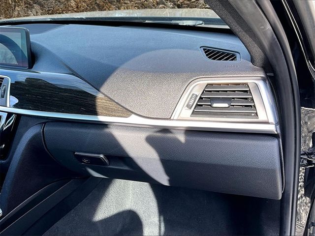 2017 BMW 3 Series 330i Image 25 of 27
