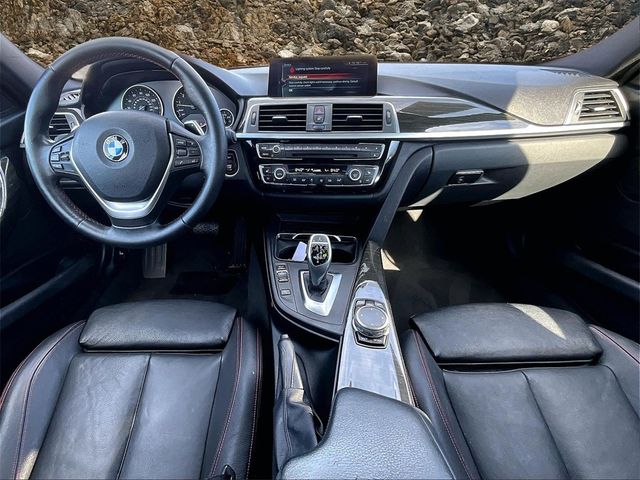 2017 BMW 3 Series 330i Image 13 of 27