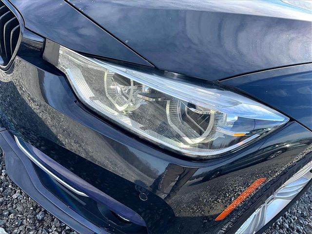 2017 BMW 3 Series 330i Image 21 of 27