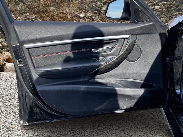 2017 BMW 3 Series 330i Image 20 of 27