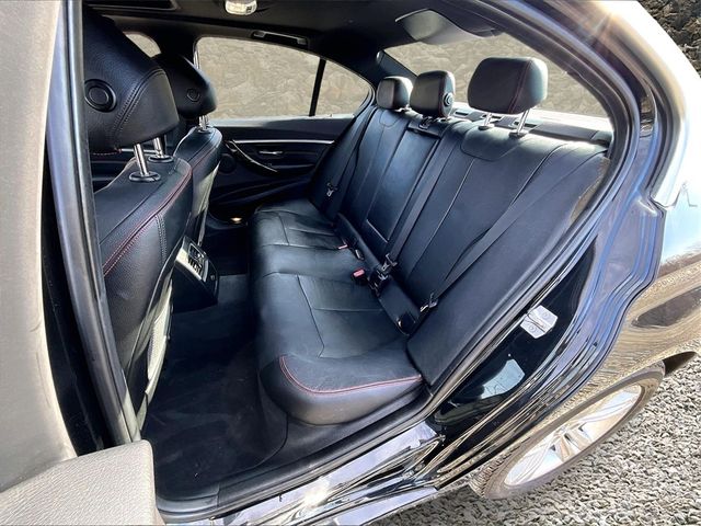 2017 BMW 3 Series 330i Image 11 of 27