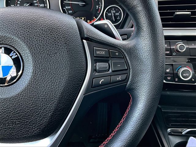 2017 BMW 3 Series 330i Image 16 of 27