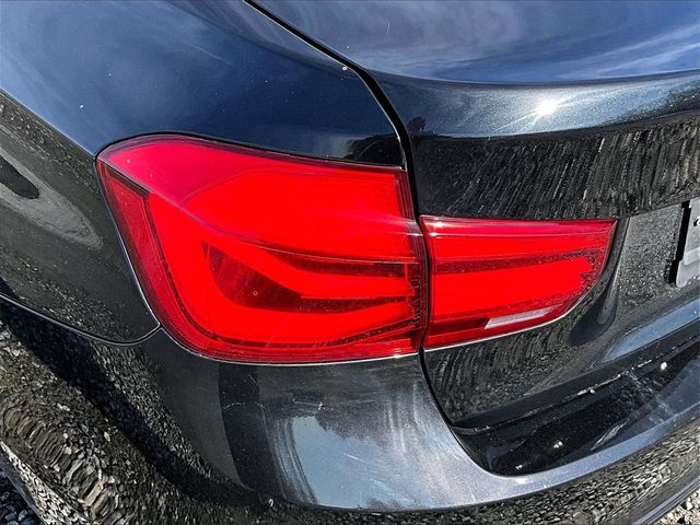 2017 BMW 3 Series 330i Image 24 of 27