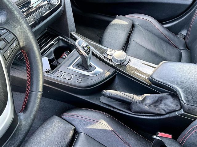 2017 BMW 3 Series 330i Image 19 of 27