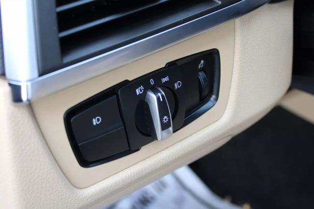 Vehicle image 13 of 59