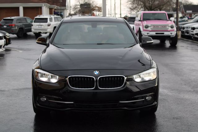 Vehicle image 3 of 59