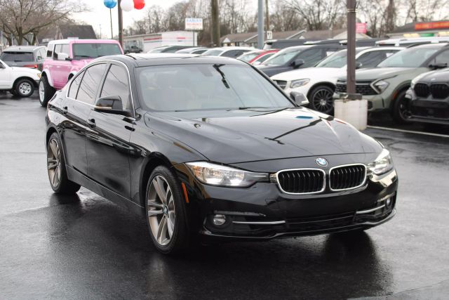 Vehicle image 4 of 59