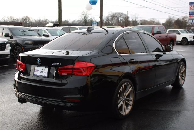 Vehicle image 2 of 59