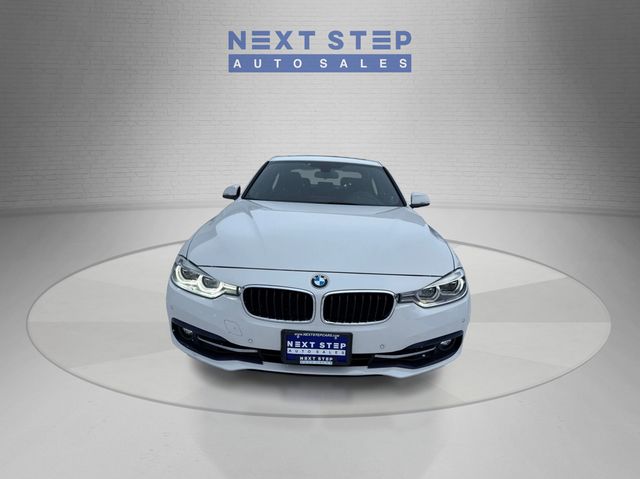 2017 BMW 3 Series 330i xDrive Image 3 of 33