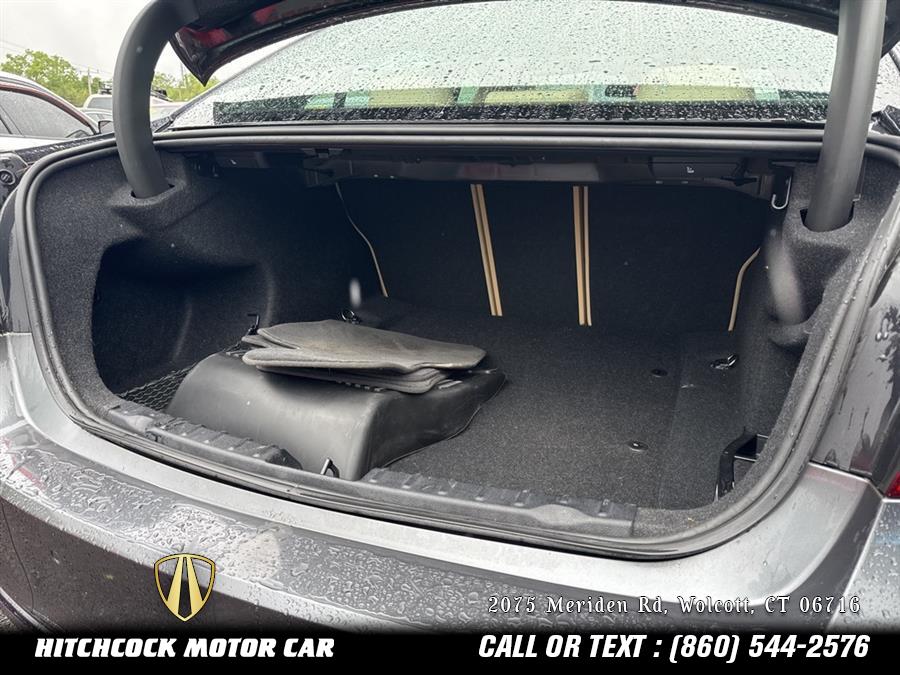 Vehicle image 37 of 41