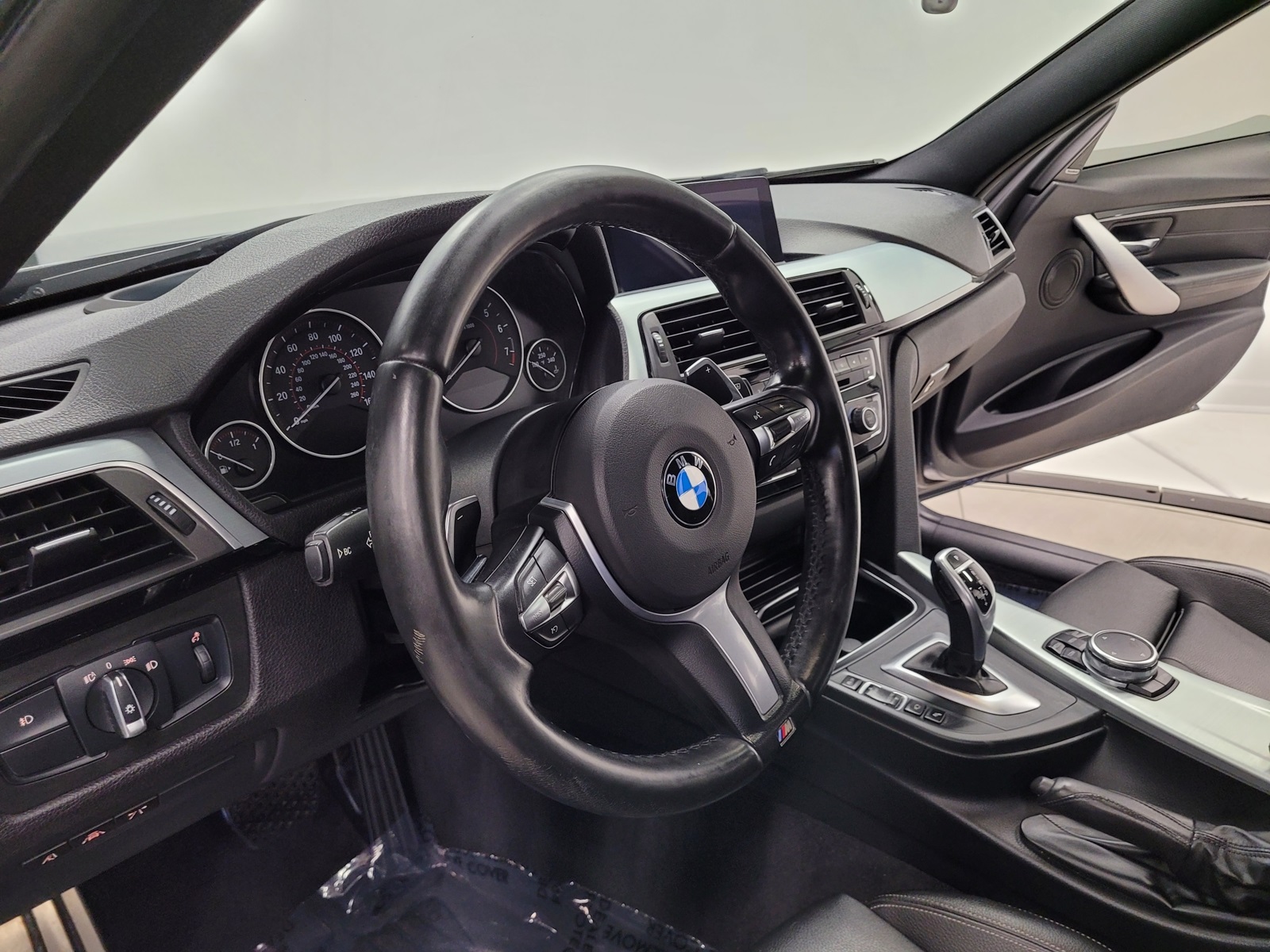Vehicle image 25 of 55