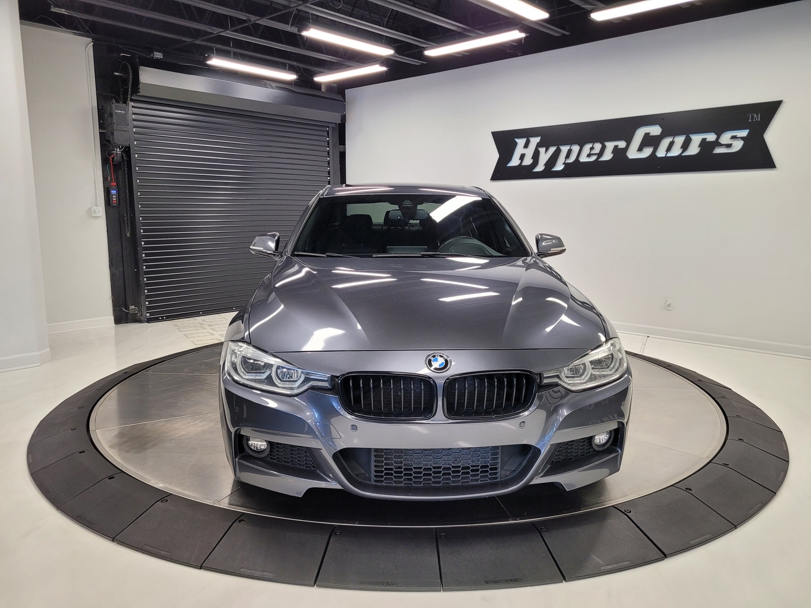 Vehicle image 4 of 55