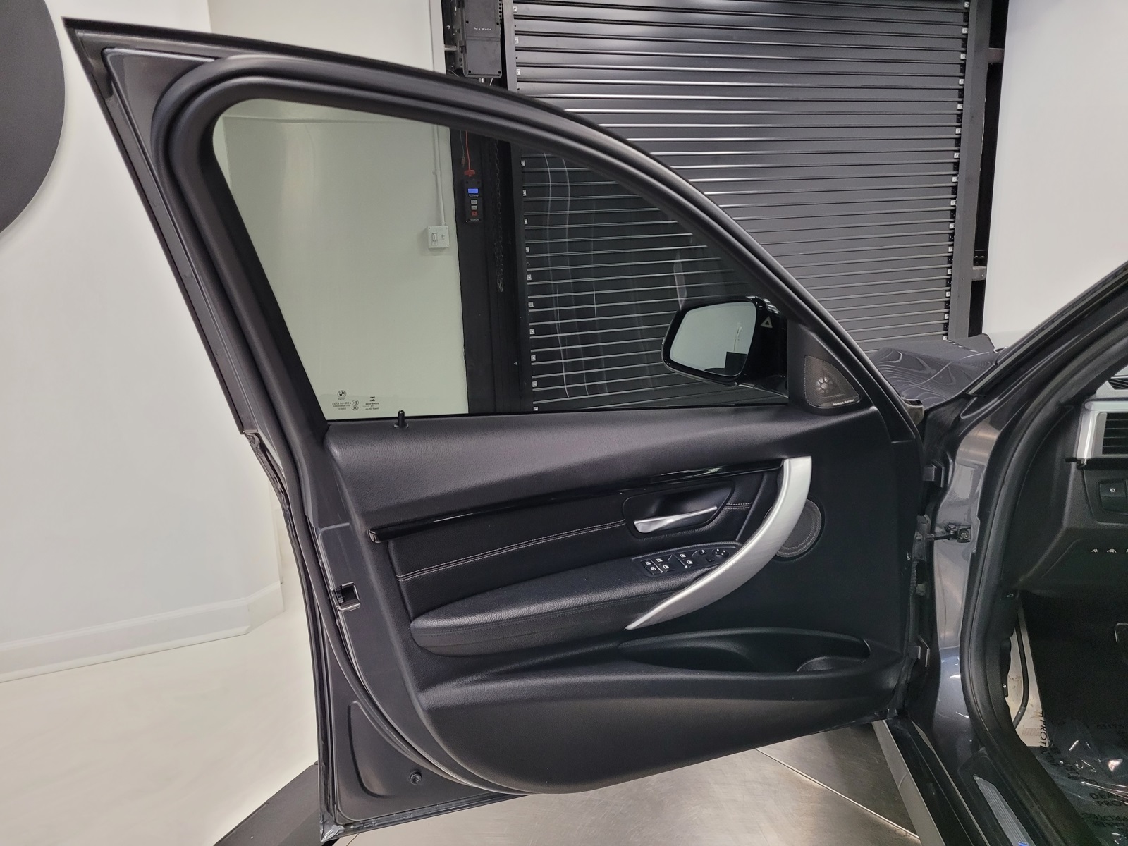 Vehicle image 23 of 55