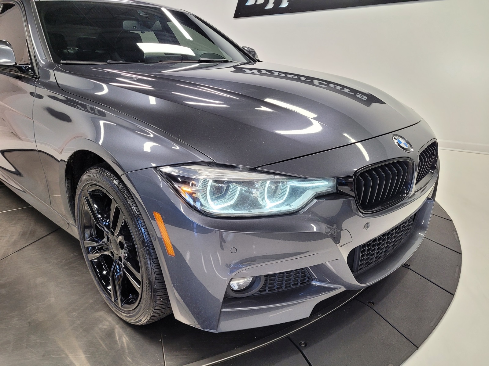 Vehicle image 52 of 55
