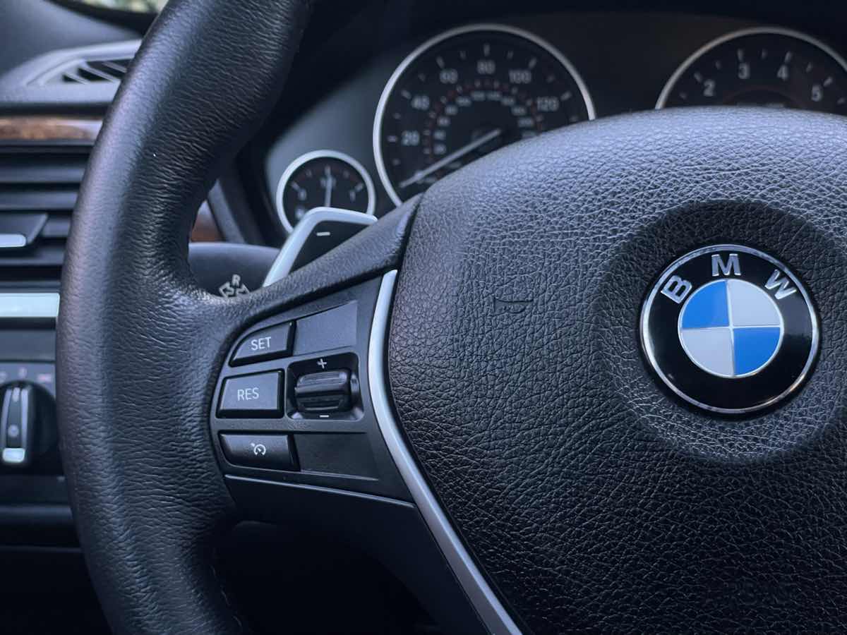 Vehicle image 31 of 47