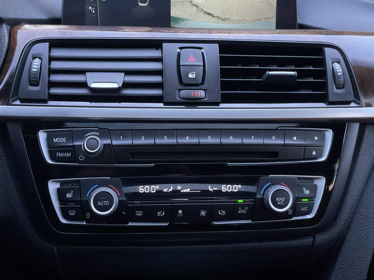 Vehicle image 40 of 47