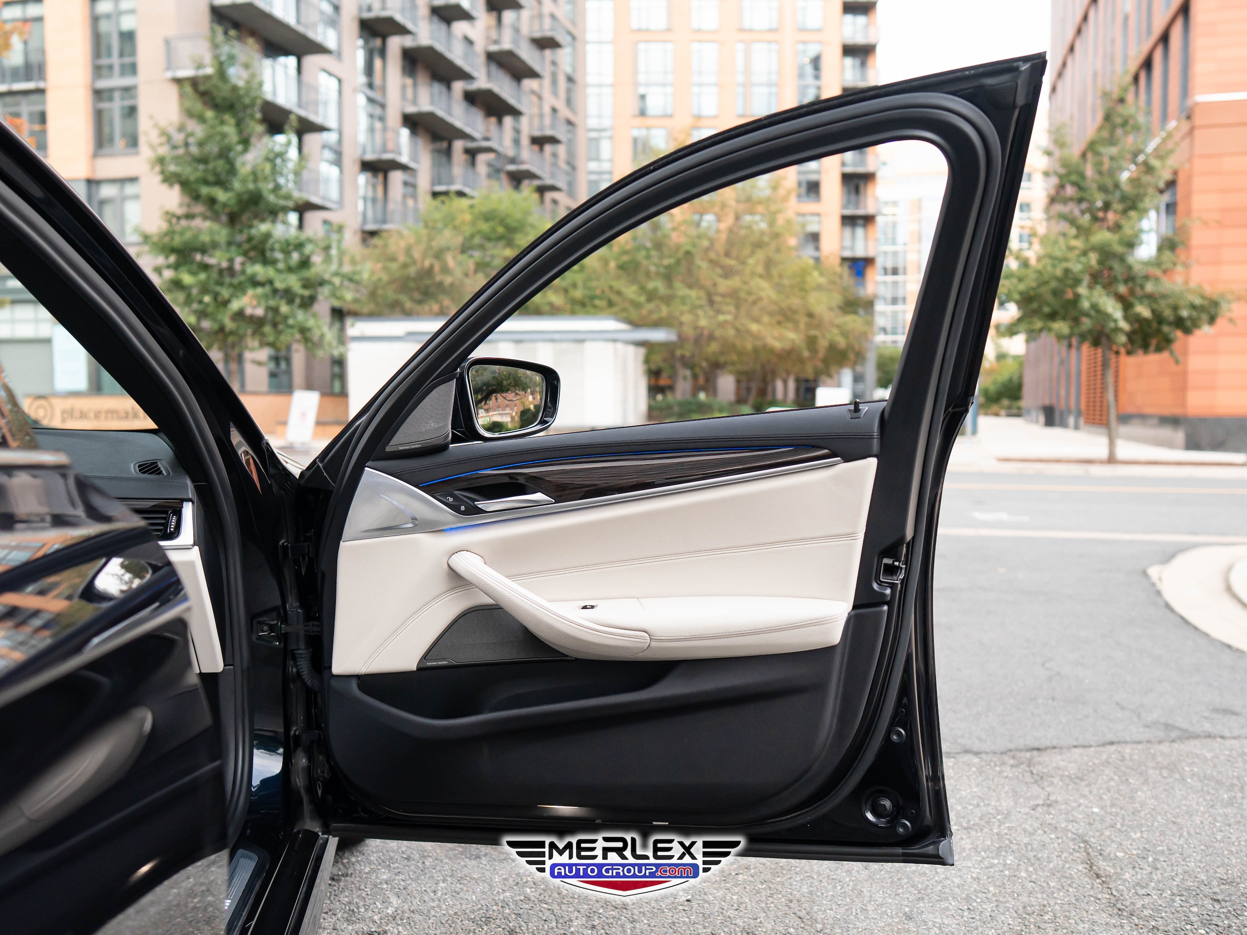 2017 BMW 5 Series 540i Image 22 of 54