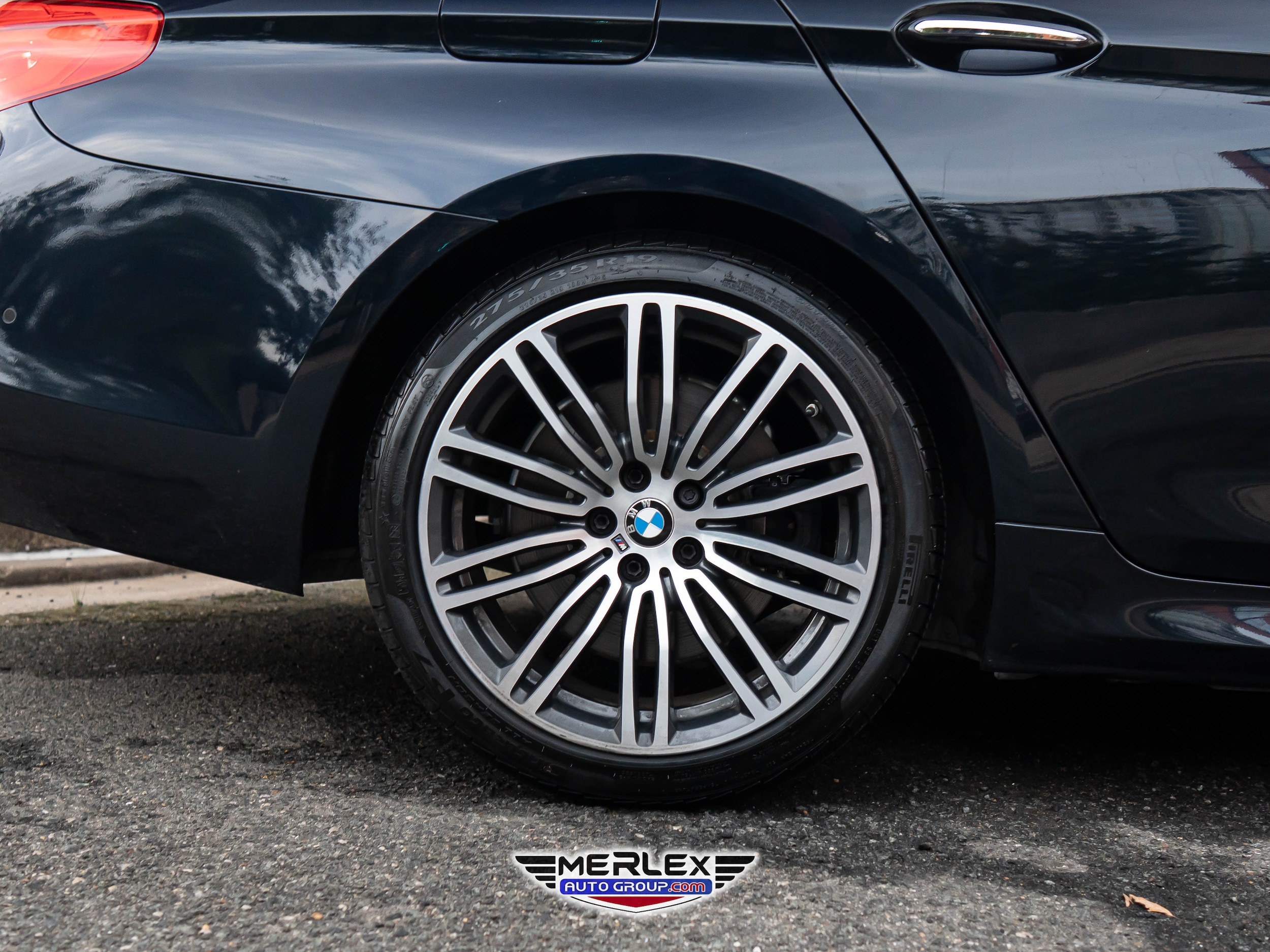 2017 BMW 5 Series 540i Image 12 of 54