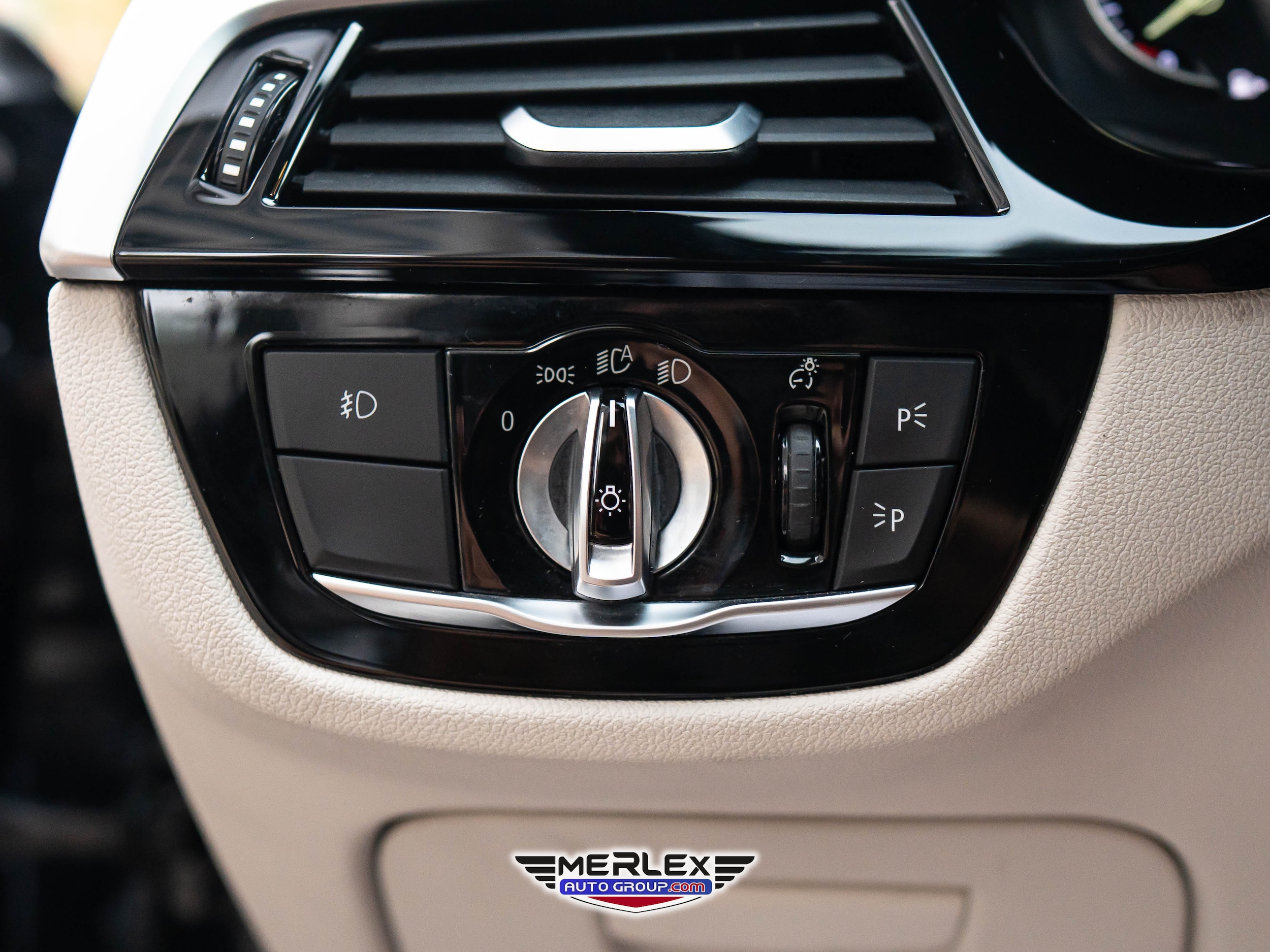 2017 BMW 5 Series 540i Image 31 of 54