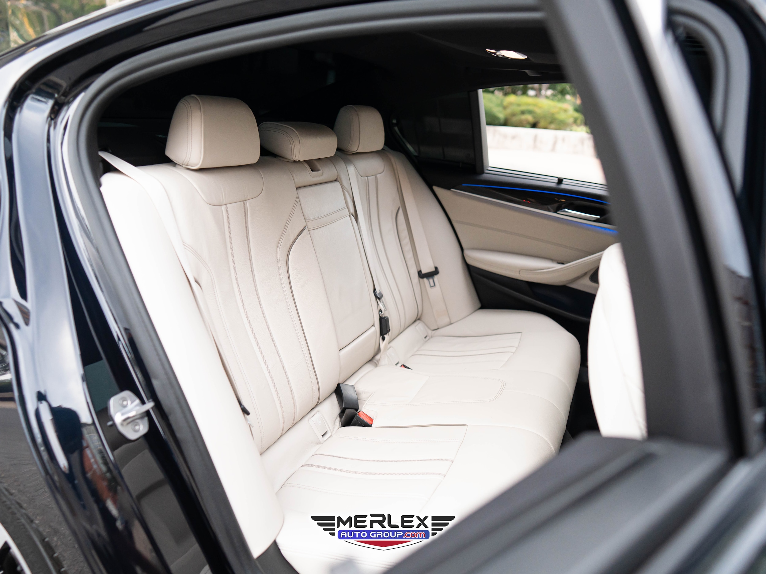 2017 BMW 5 Series 540i Image 14 of 54