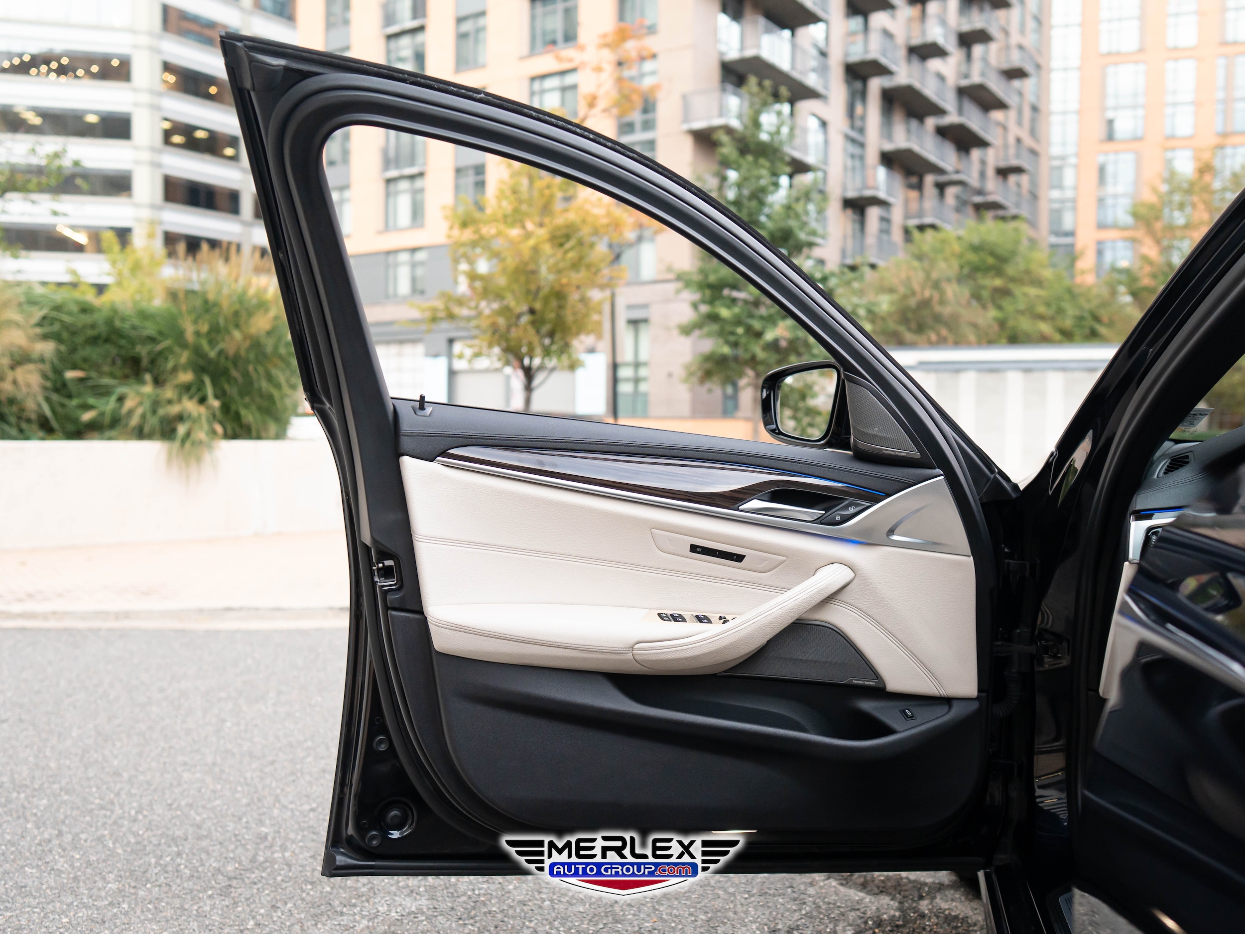 2017 BMW 5 Series 540i Image 21 of 54