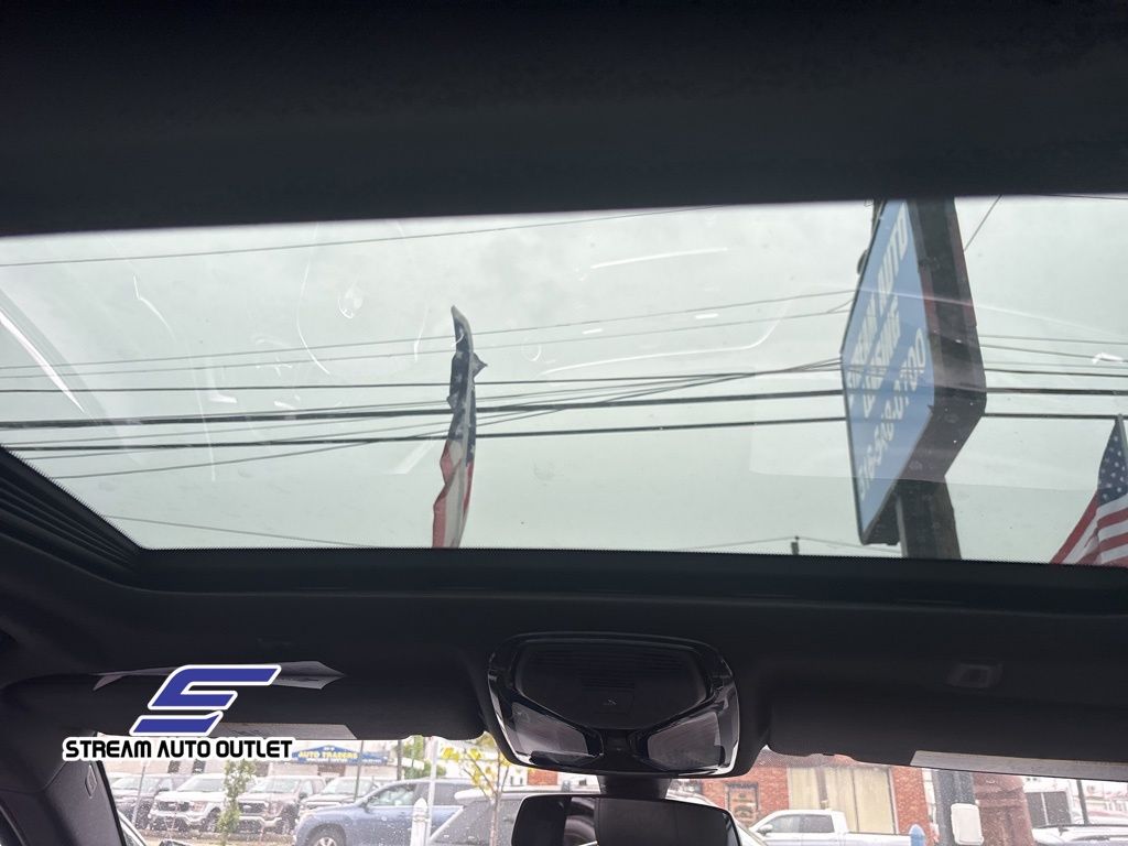 Vehicle image 20 of 38