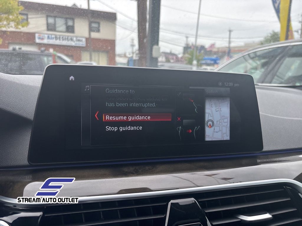 Vehicle image 33 of 38