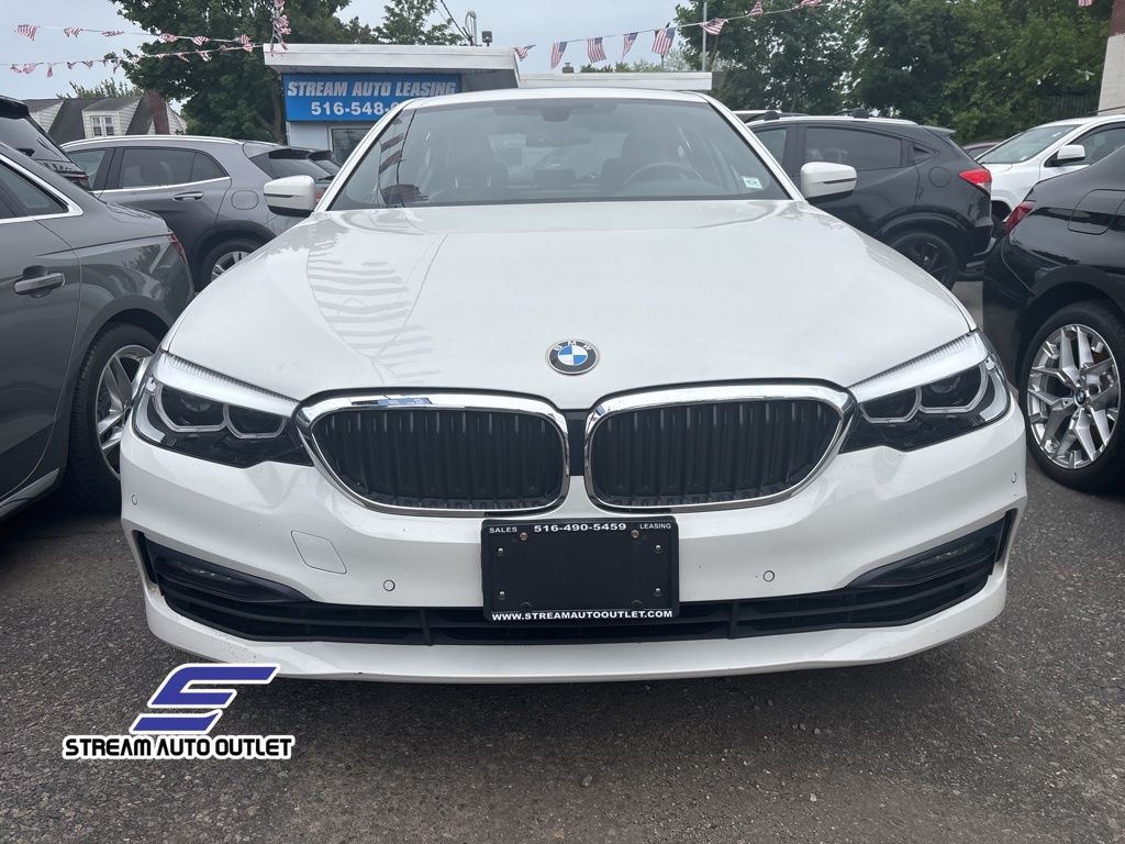 Vehicle image 2 of 38