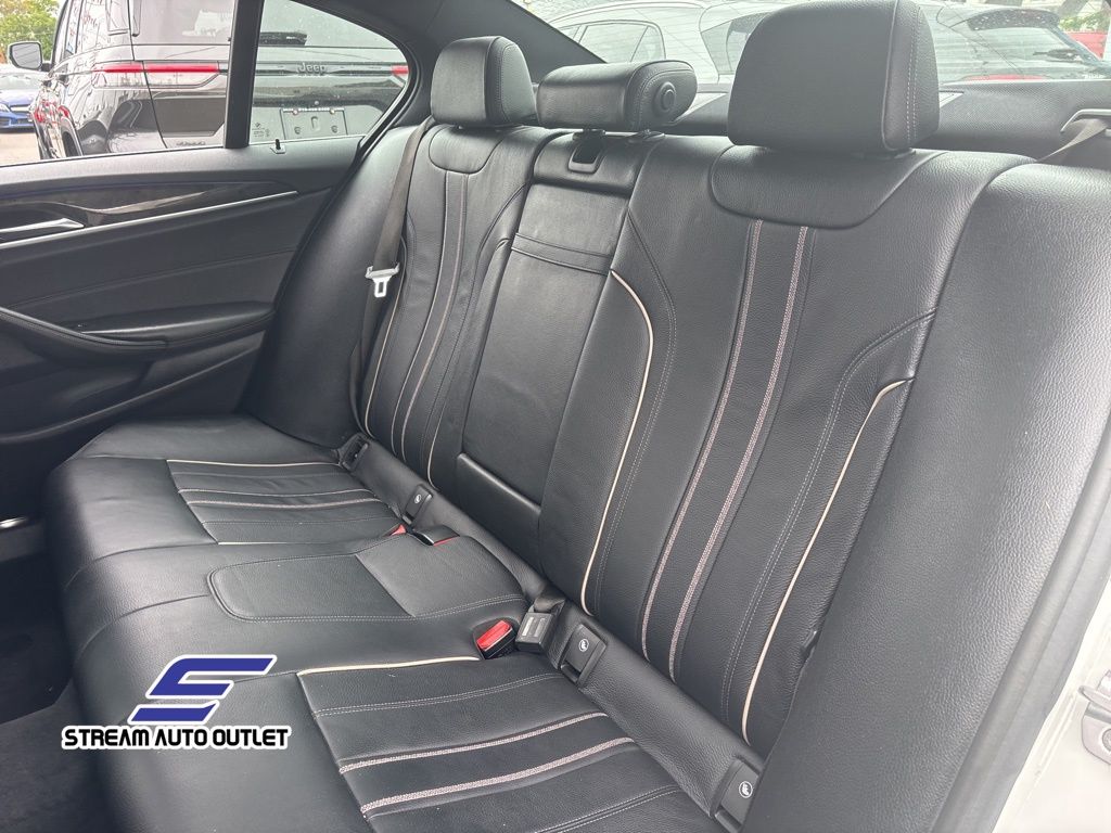 Vehicle image 23 of 38