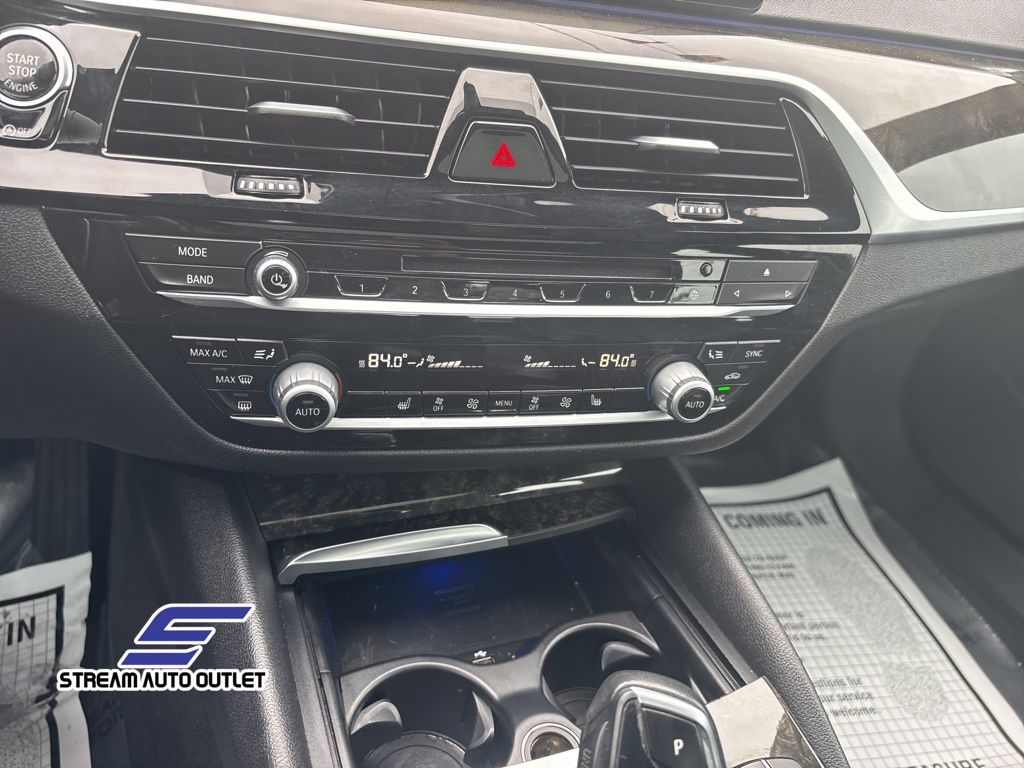 Vehicle image 34 of 38