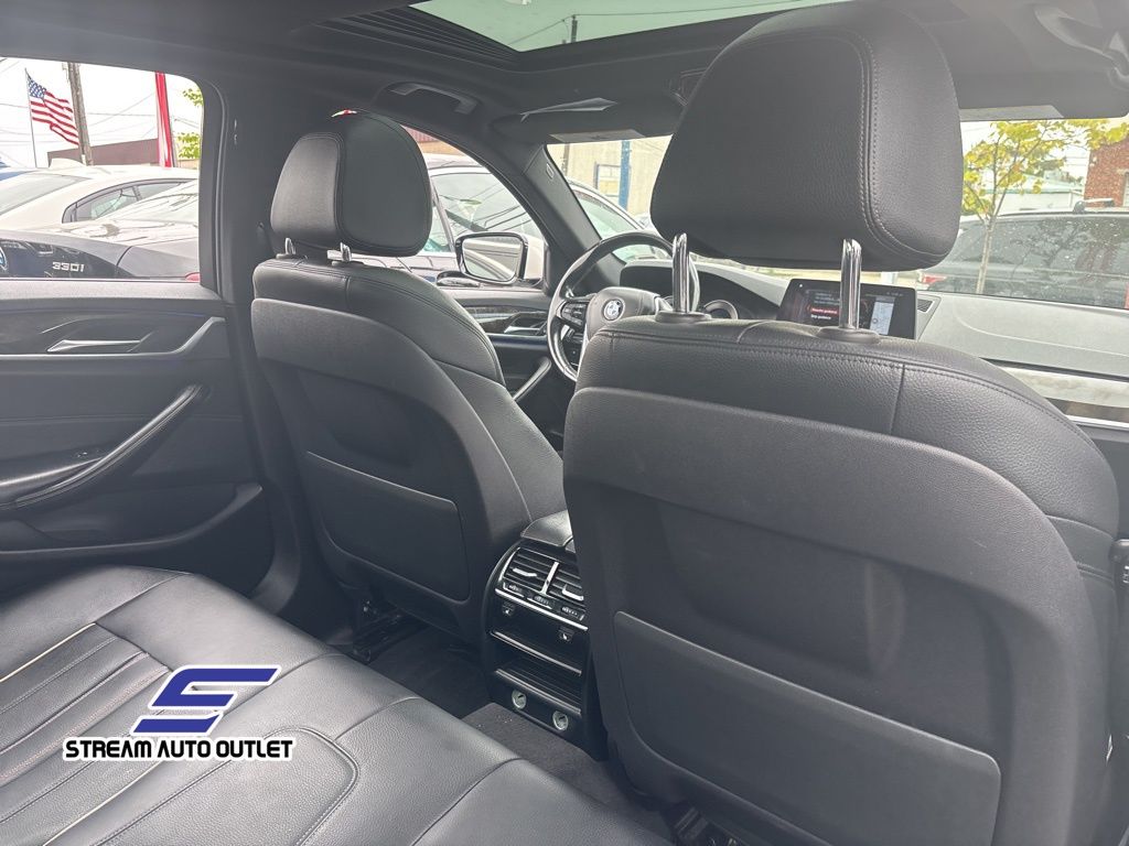 Vehicle image 15 of 38