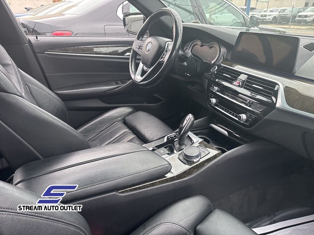 Vehicle image 11 of 38