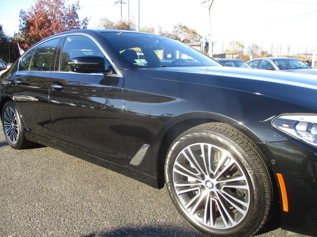 2017 BMW 5 Series 530i xDrive Image 3 of 35
