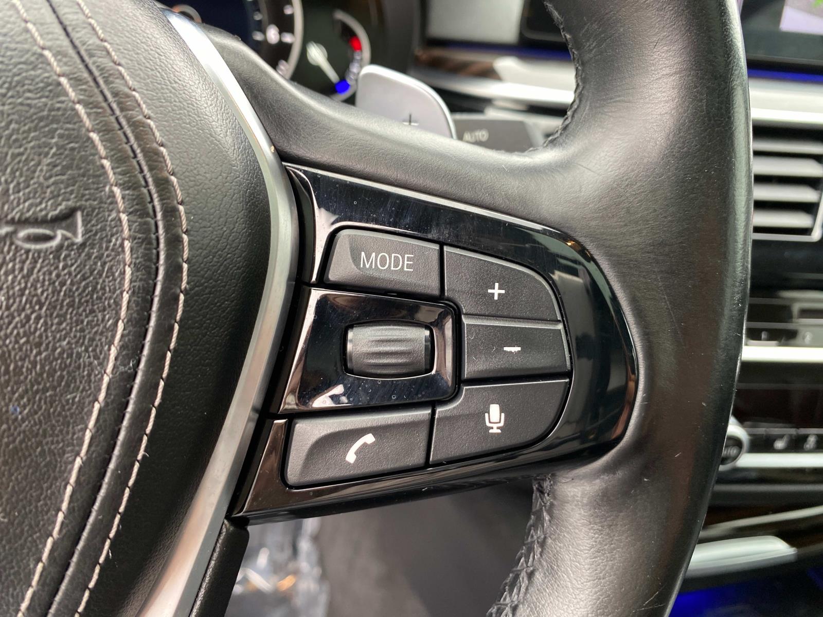 Vehicle image 15 of 34