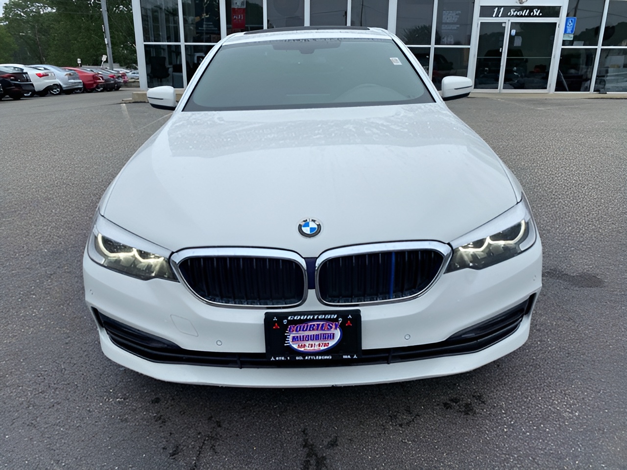 Vehicle image 28 of 34