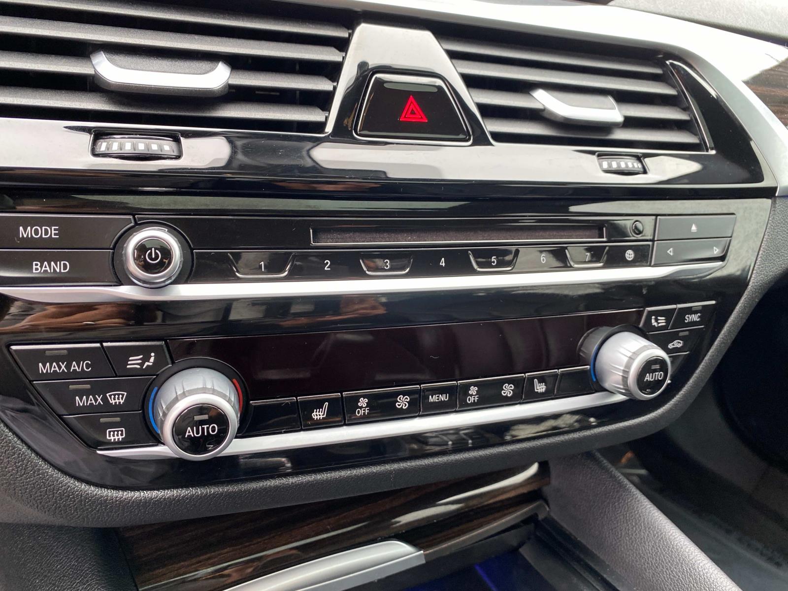 Vehicle image 12 of 34