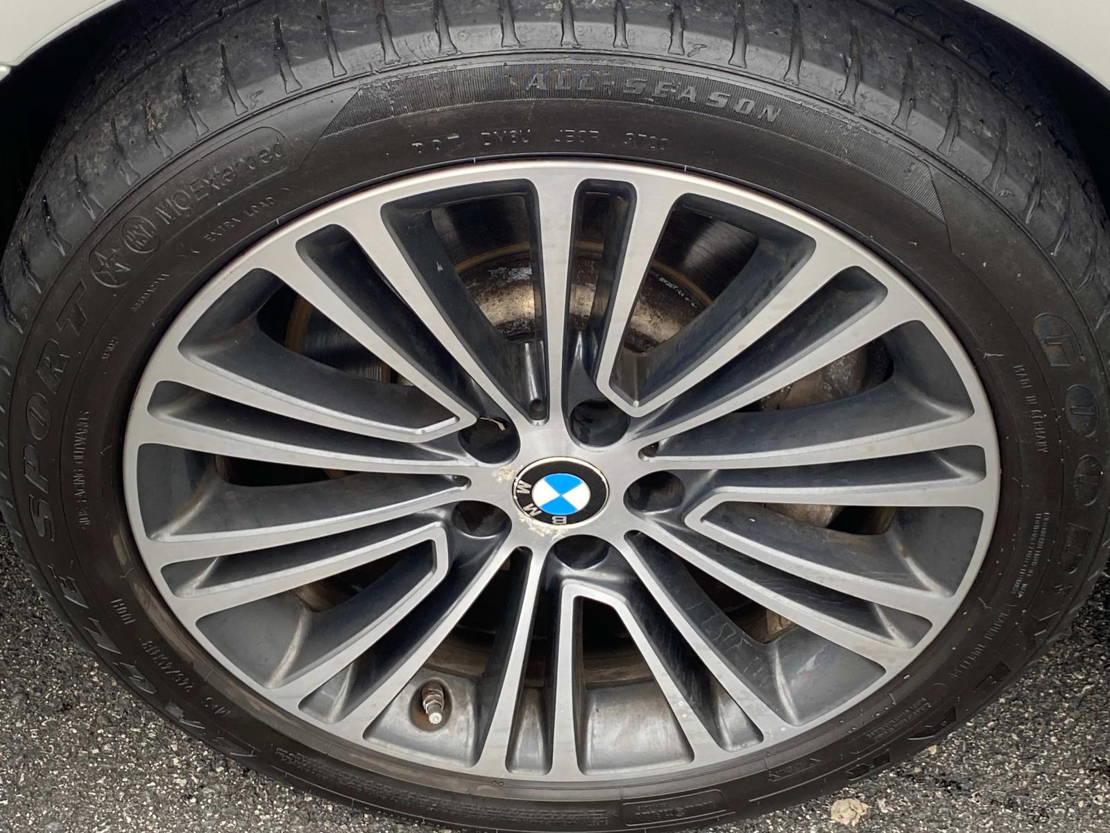 Vehicle image 24 of 34
