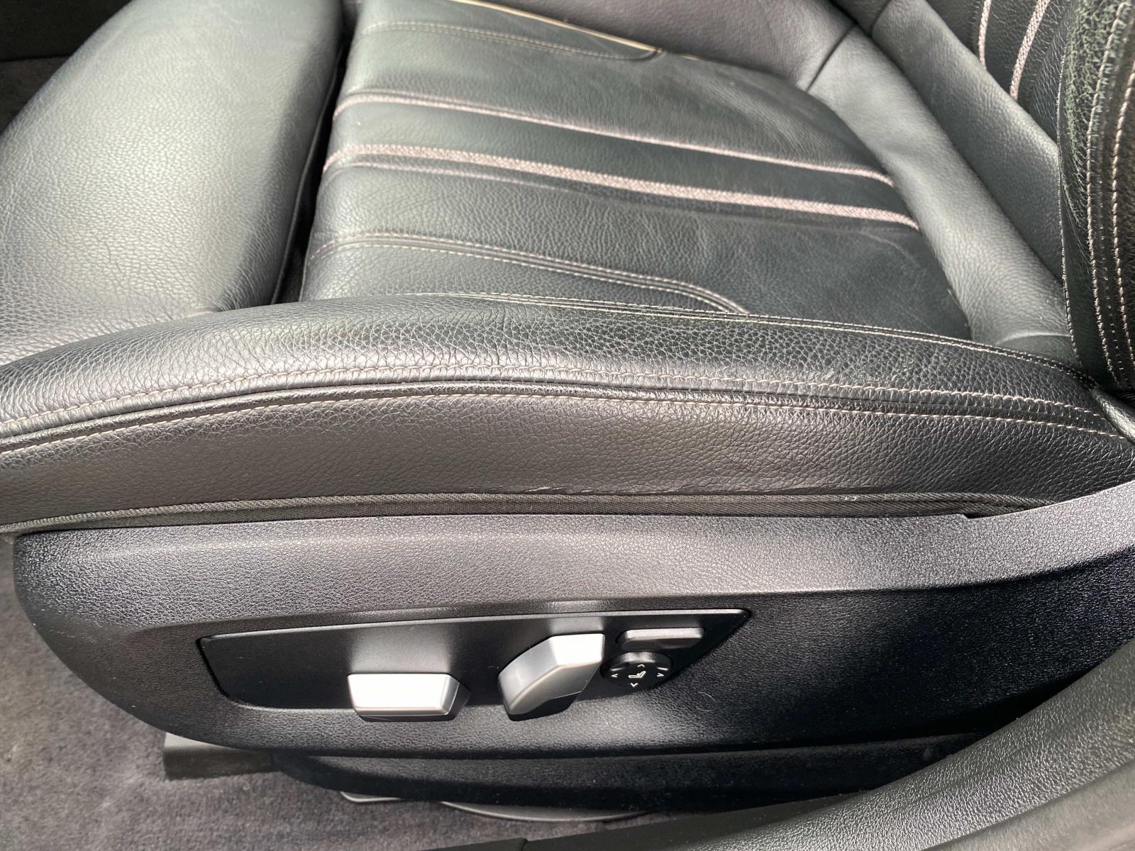 Vehicle image 20 of 34