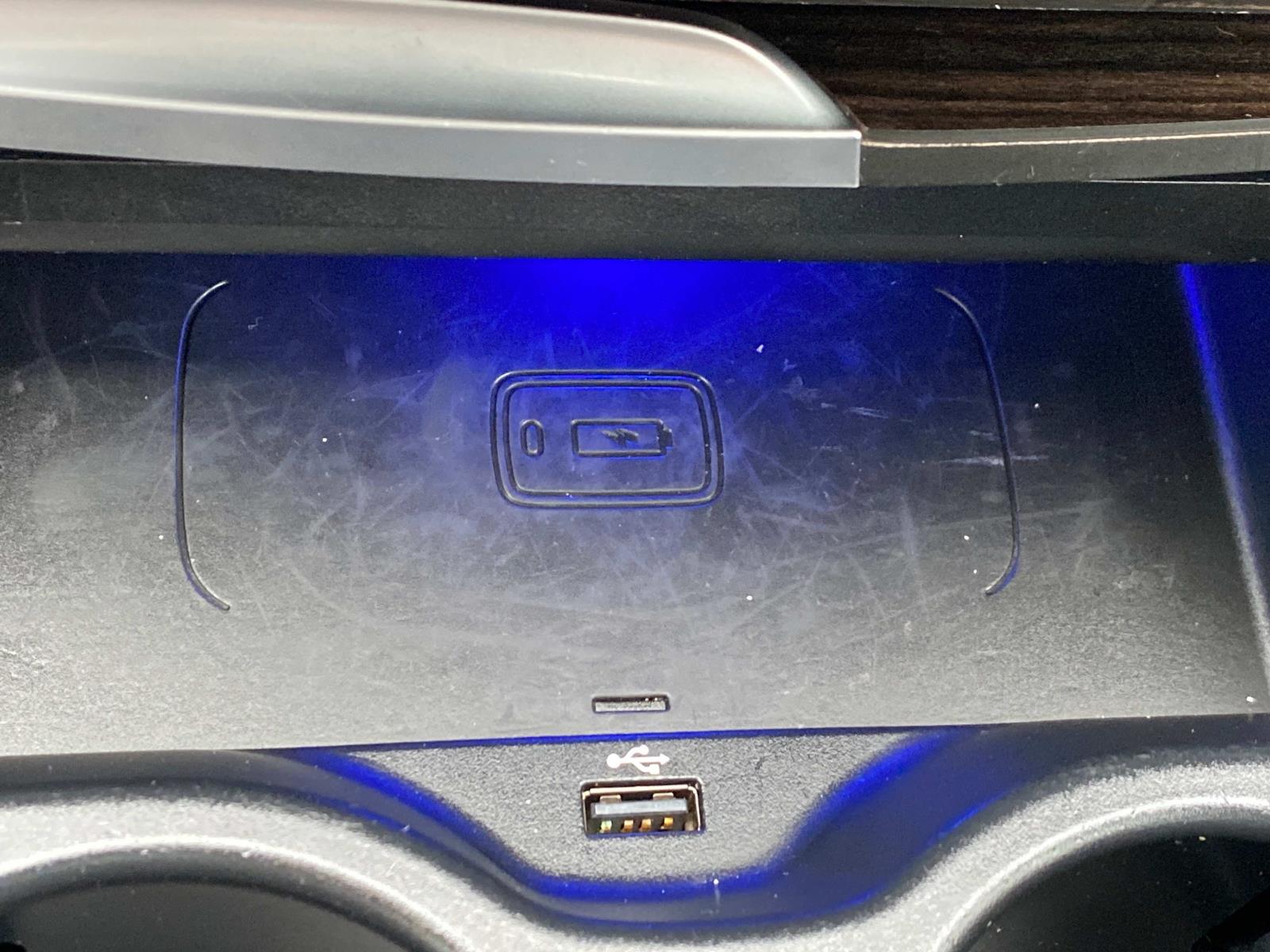 Vehicle image 25 of 34