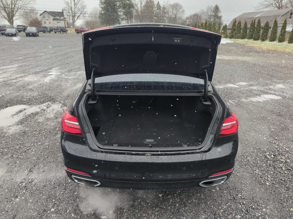 Vehicle image 13 of 24