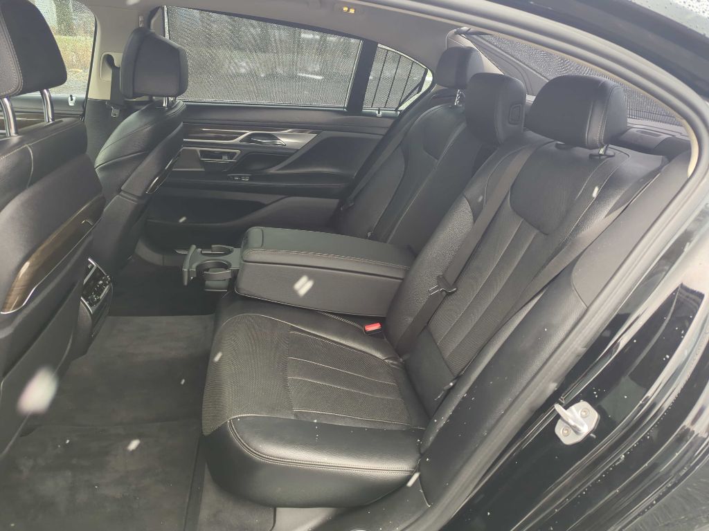 Vehicle image 7 of 24